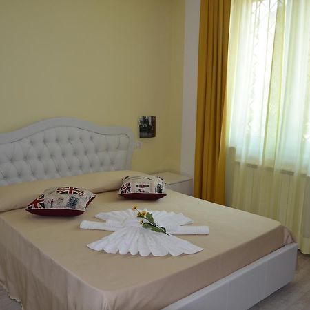 Fly In The World B&B Фиумичино Стая снимка